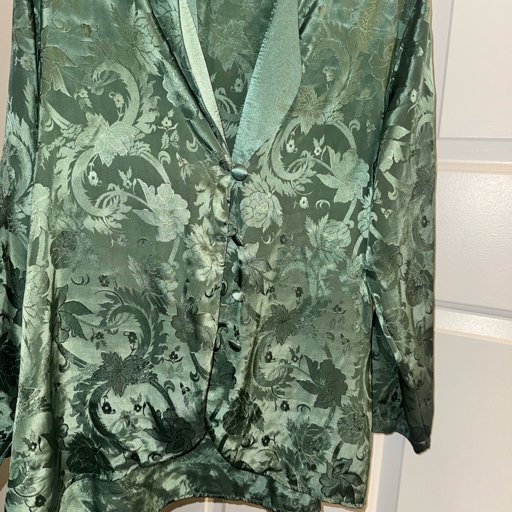 Vintage Victoria’s Secret green embossed slip / robe